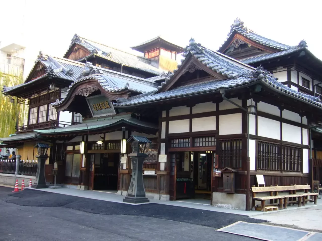 道後温泉本館の外観