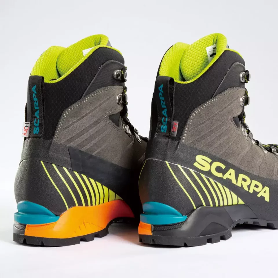 テクニカルな登山用の登山靴『リベレHD』