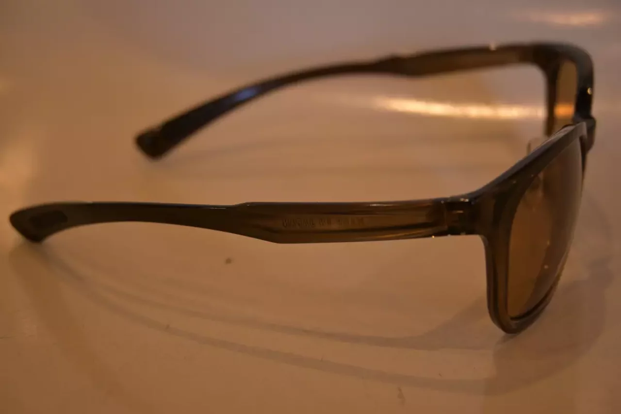 スワンズ サングラス 偏光レンズ フィット