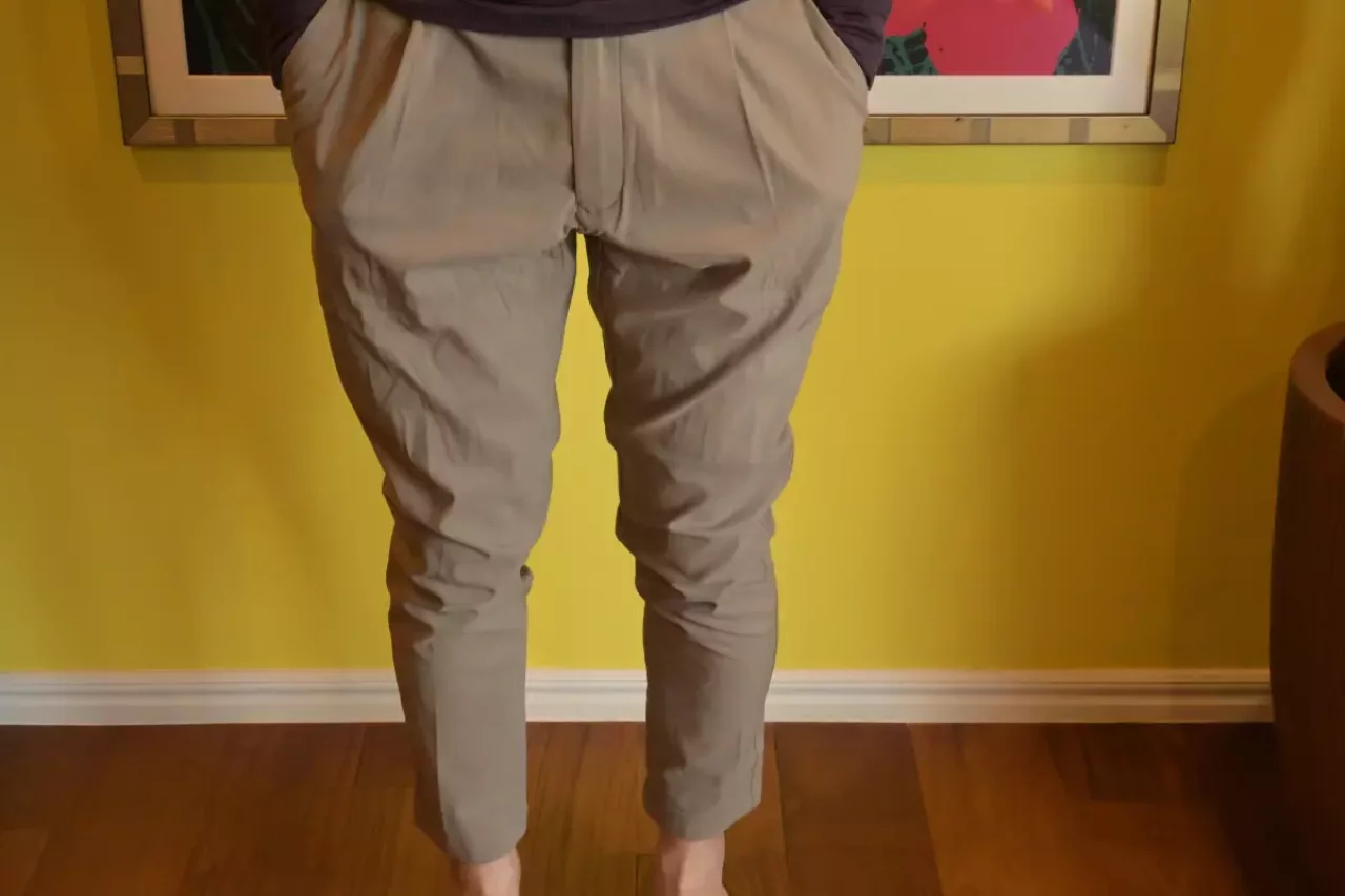 メリノウールパンツのデザイン性