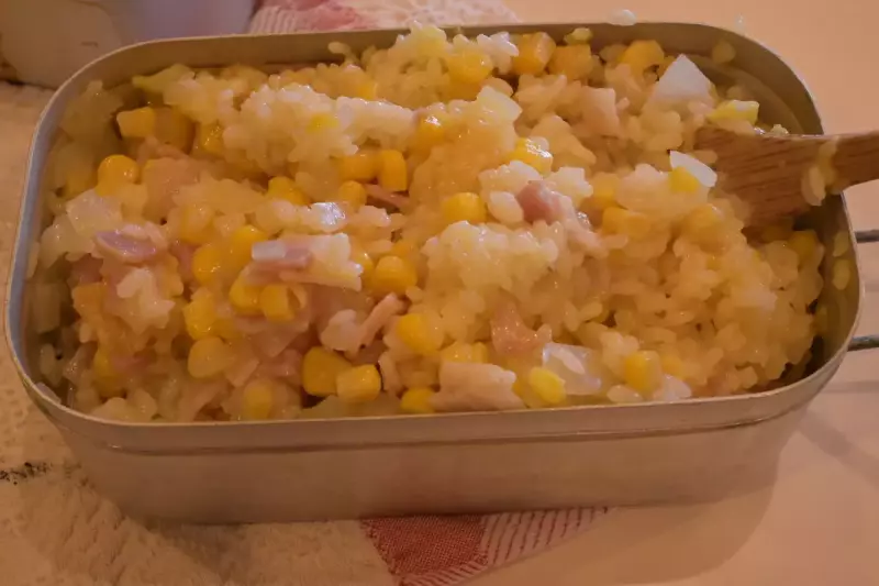 メスティン山ごはんレシピ-コーンとベーコンの炊き込みご飯
