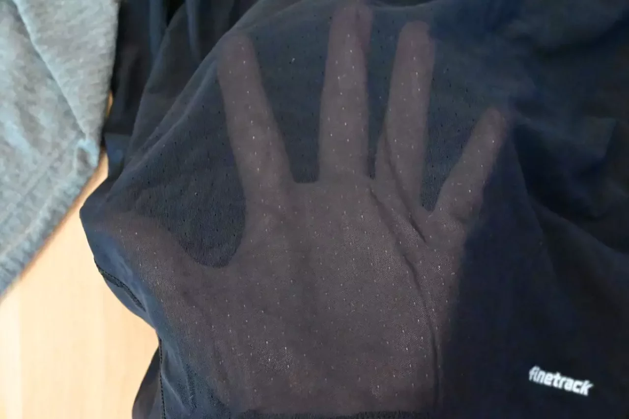 冬 トレイルラン 服装 ファイントラック スキンメッシュ