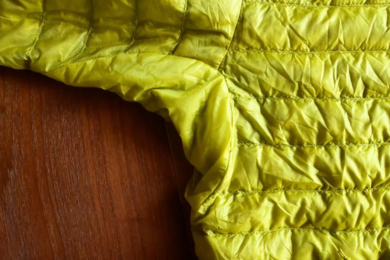 アークテリクス セリウム SL フーディの脇