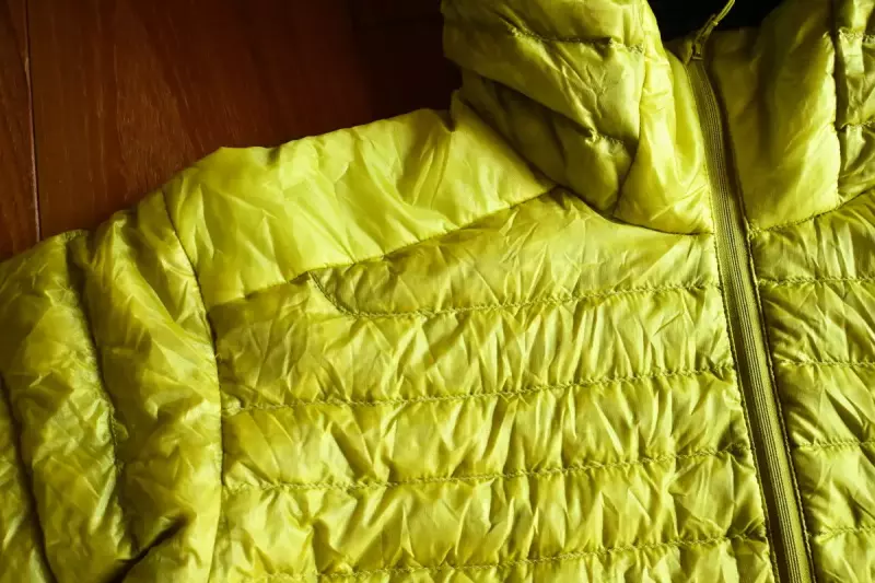 アークテリクス セリウム SL フーディの肩