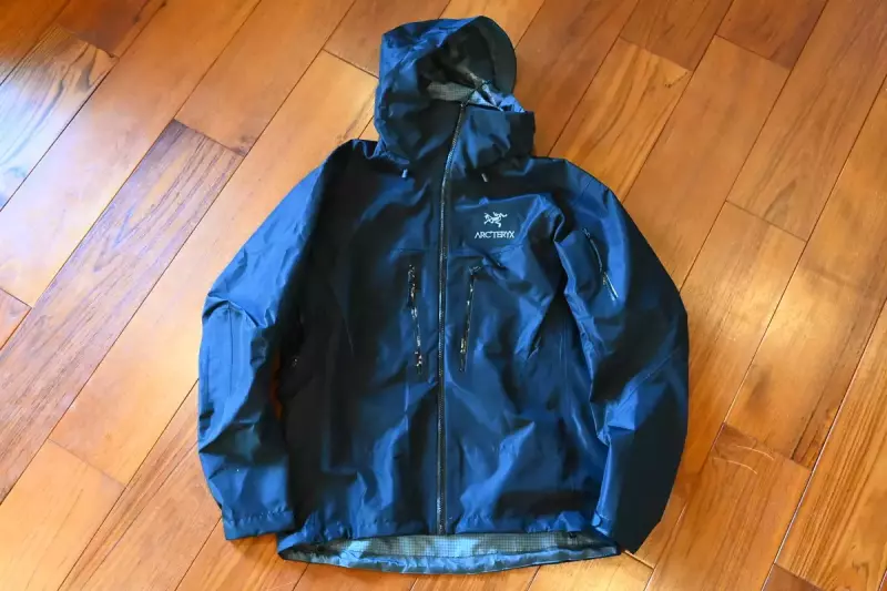 アークテリクス ベータSV ハードシェル ゴアテックスプロ