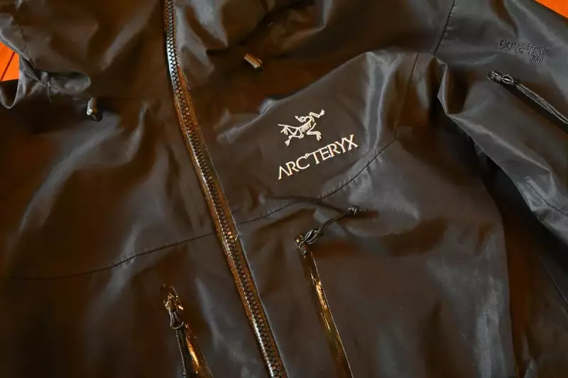 アークテリクス ベータSV ハードシェル ゴアテックスプロ
