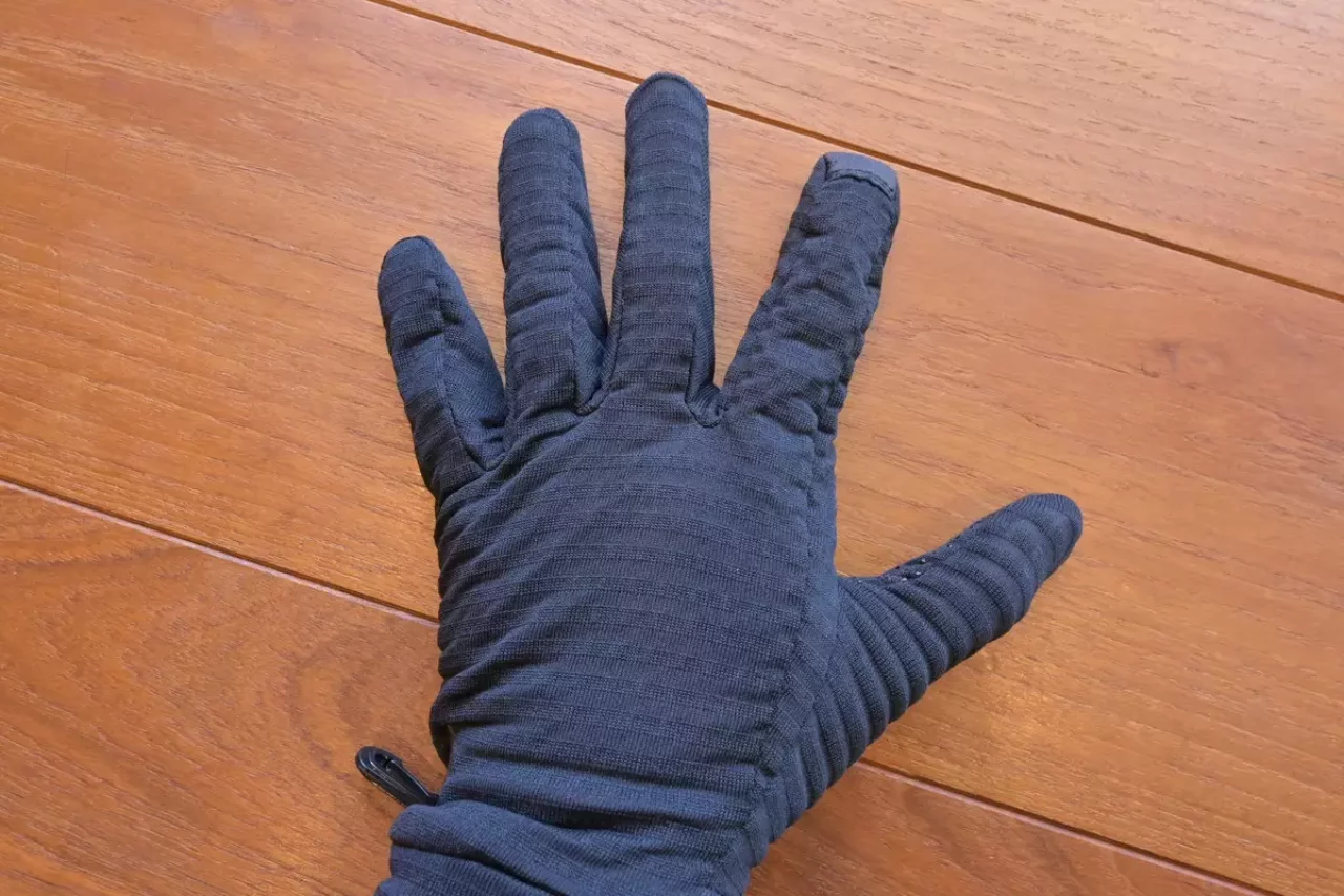 ブラックダイヤモンドグローブ ライトウェイトグリッドテック