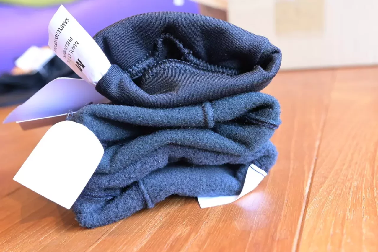 スマホの操作性抜群なグローブ、上からライトウェイト、ミッドウェイト、ヘビーウェイト