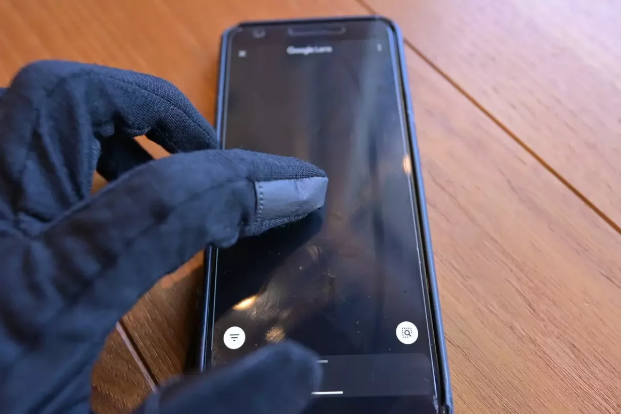 ブラックダイヤモンドグローブ ライトウェイトウールテック スマホ