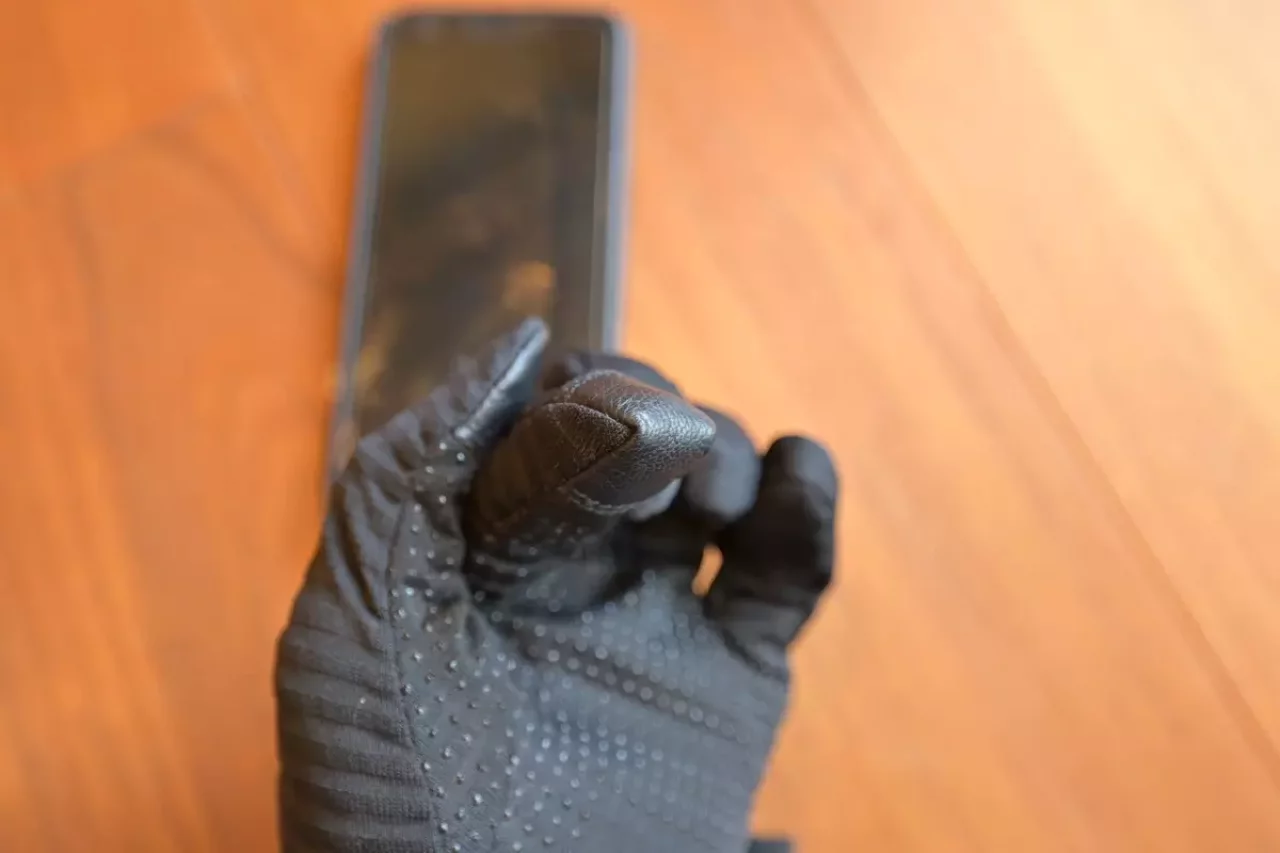 ブラックダイヤモンドグローブ ライトウェイトグリッドテック スマホ