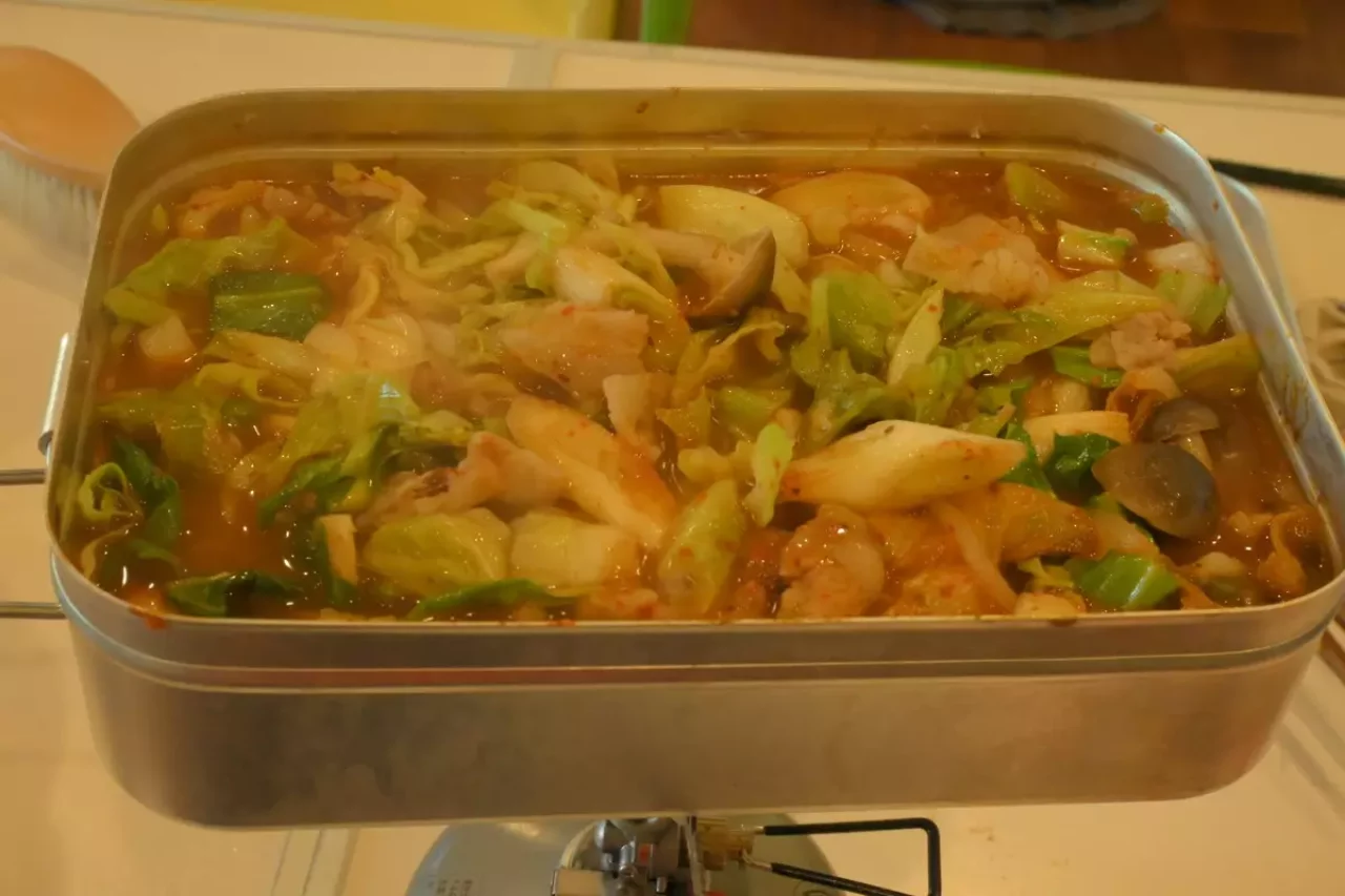 ラージメスティン山ごはんレシピ−キムチ鍋