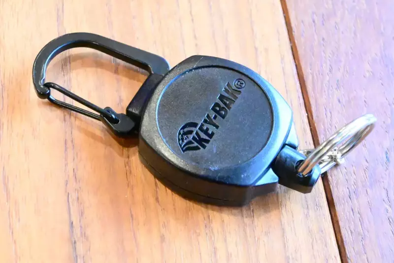 スマホ操作 タッチパネル カラビナ付きキーリール