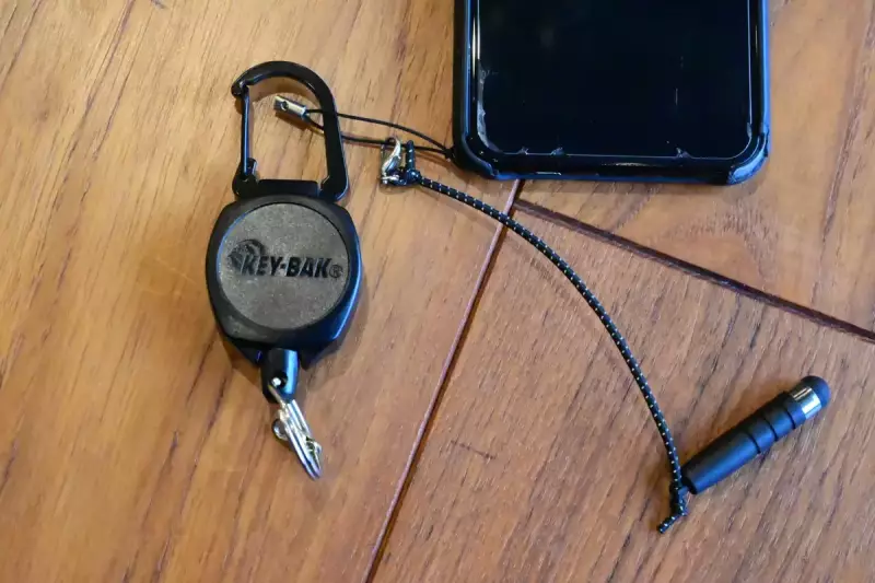 スマホ操作 タッチパネル タッチペン カラビナ付きキーリール