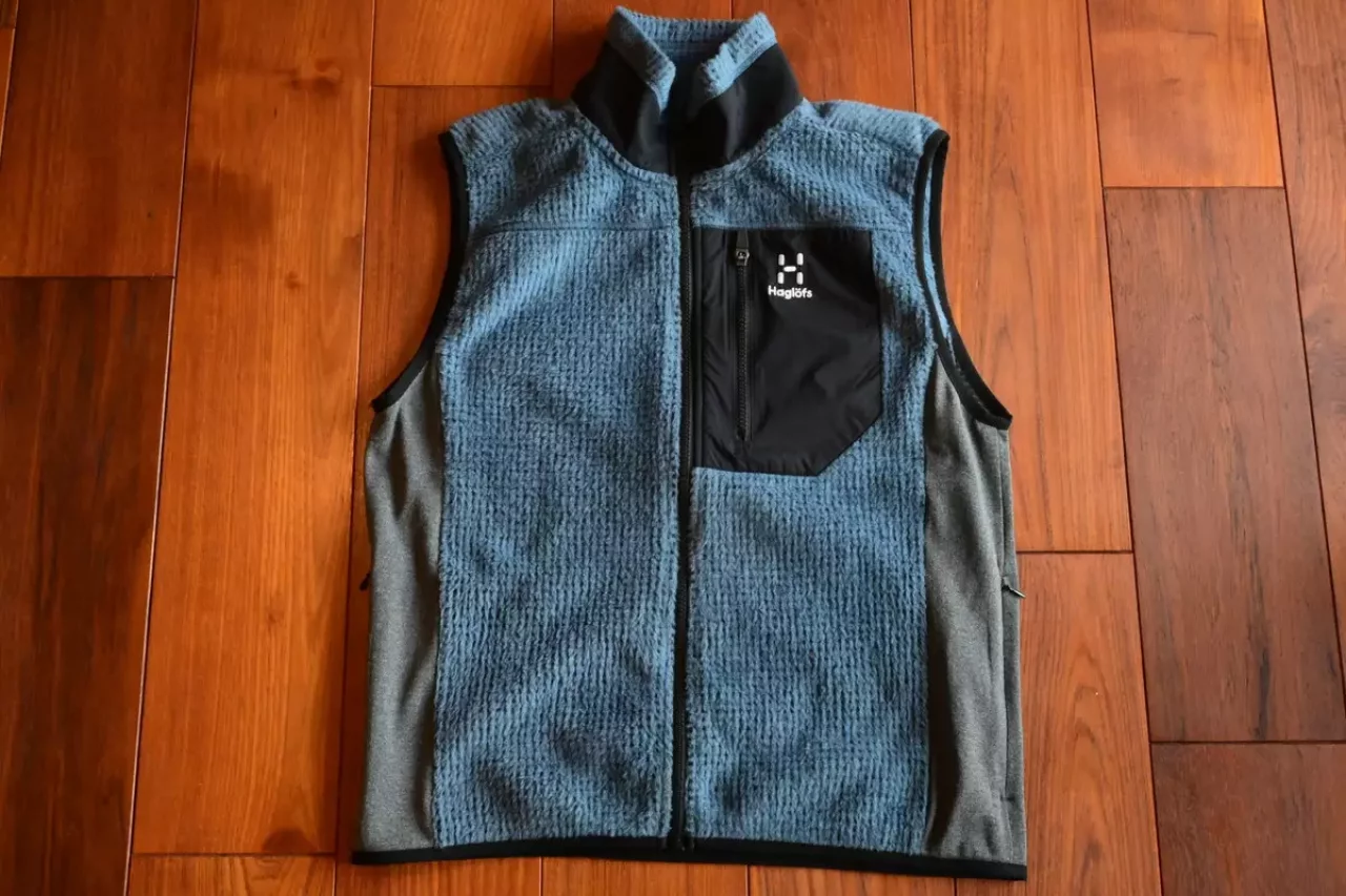 ホグロフス ハイロフトハイブリッドベスト