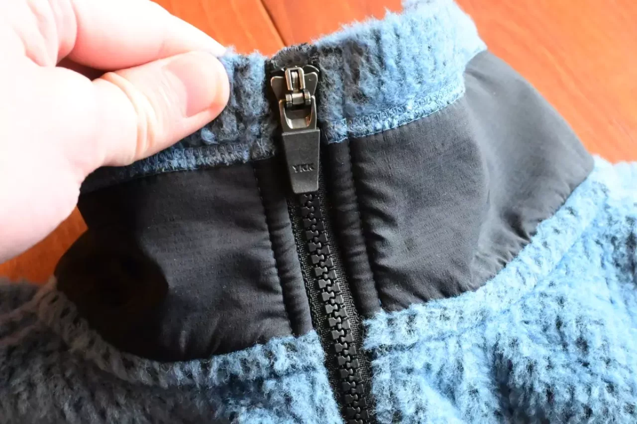 襟の内側はハイロフト生地