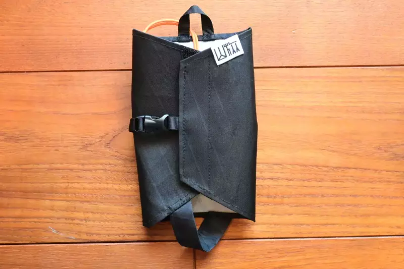 【レビュー】山旅 X-PACボトルホルダー-登山が快適に!ULザックにもフィット|ボトル・水筒|調理器具・燃料・水筒|登山ギア|山のモノ|登山・トレラン・山スキーマガジン「山旅旅」