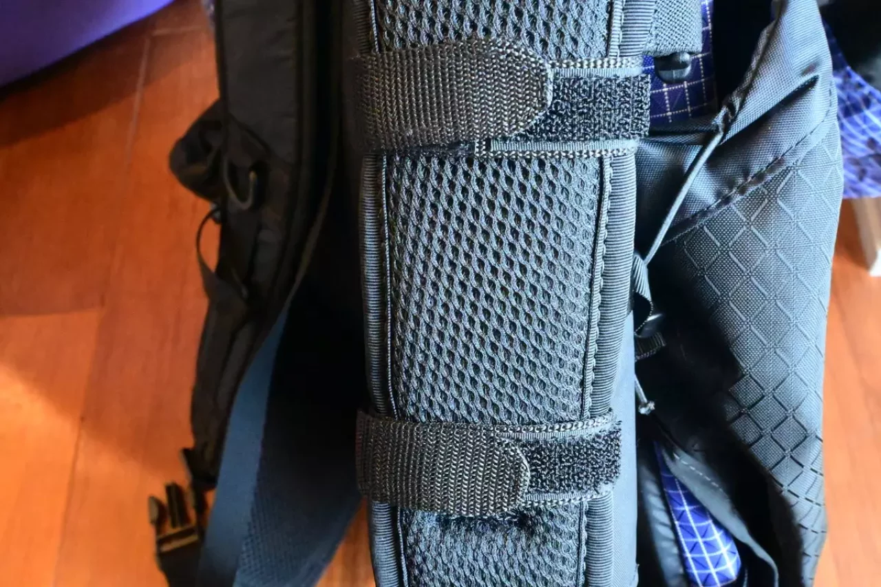 ボトルホルダーをザックに取り付け