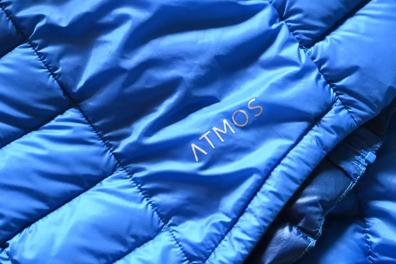 RabオリジナルのStratusという化繊中綿が使用