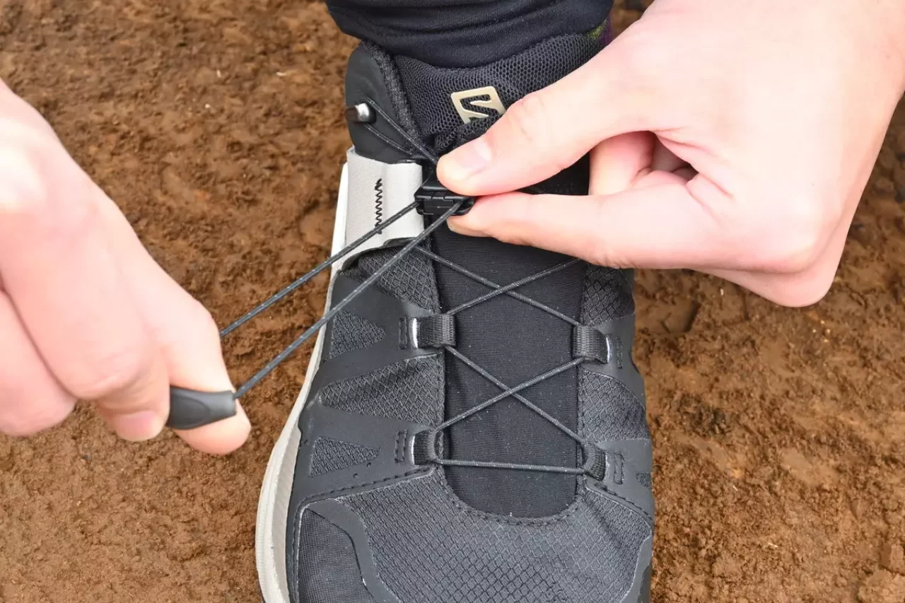 登山靴-サロモン X Ultra 4 シューレース