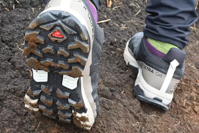 登山靴-サロモン X Ultra 4 ラグデザイン
