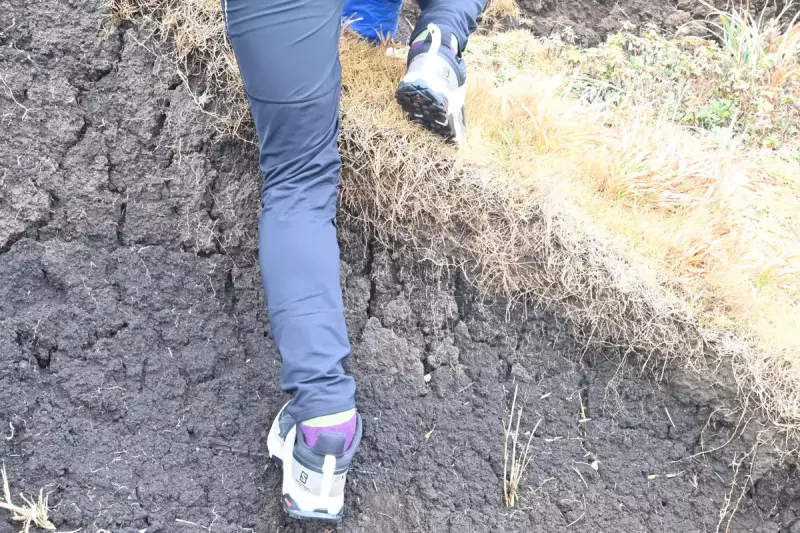 登山靴-サロモン X Ultra 4 ラグデザイン