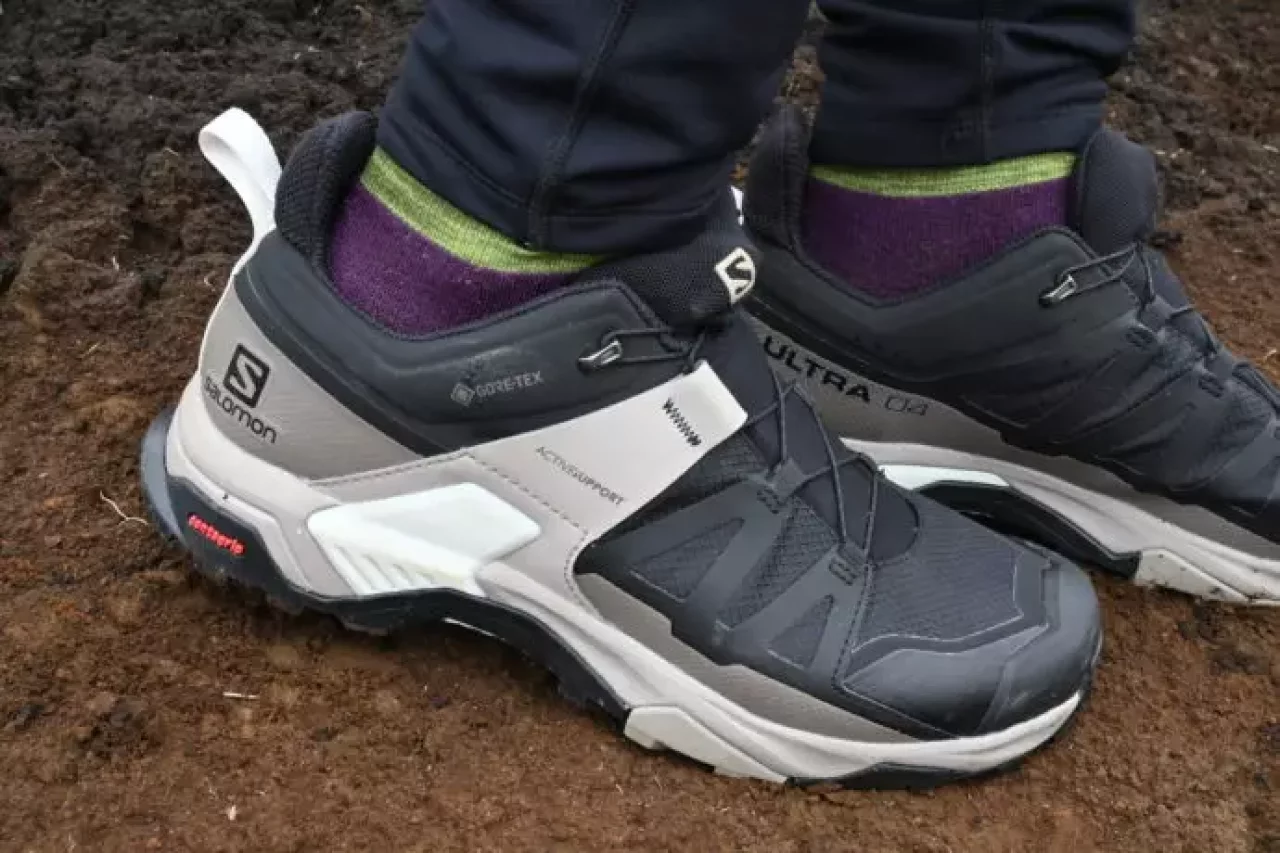 ローカット 登山靴