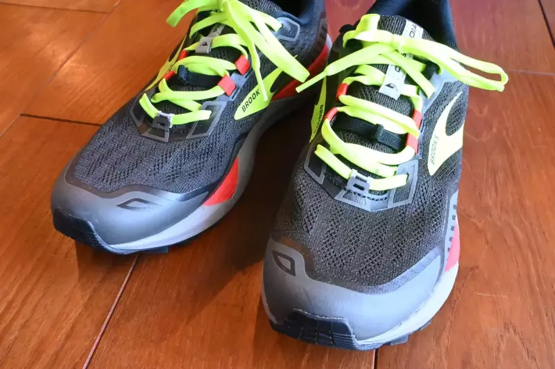 ブルックス カスケディア15 アッパー素材