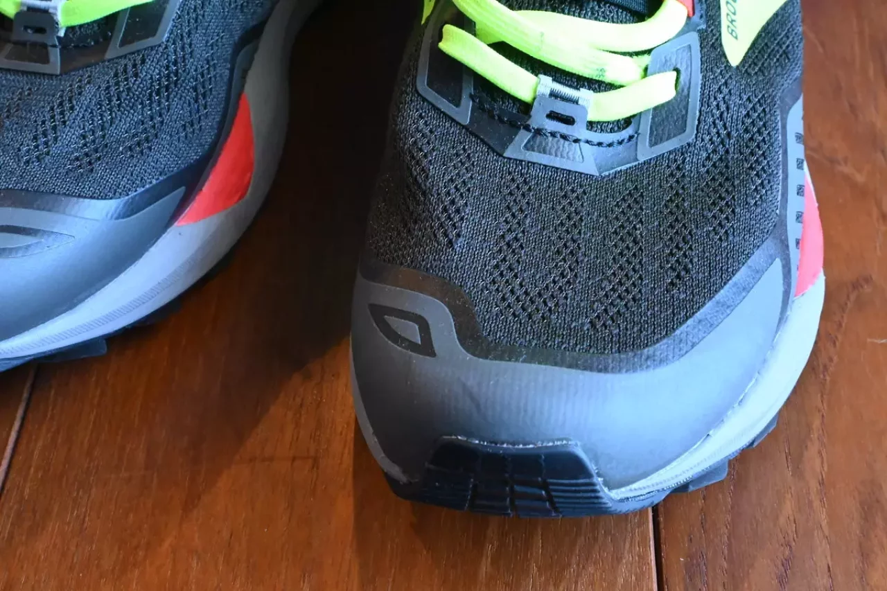 ブルックス カスケディア15 アッパー素材