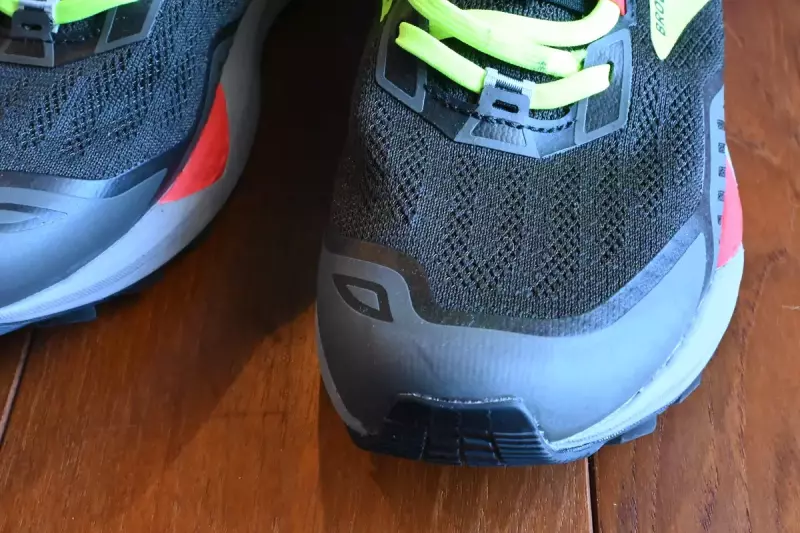 ブルックス カスケディア15 アッパー素材