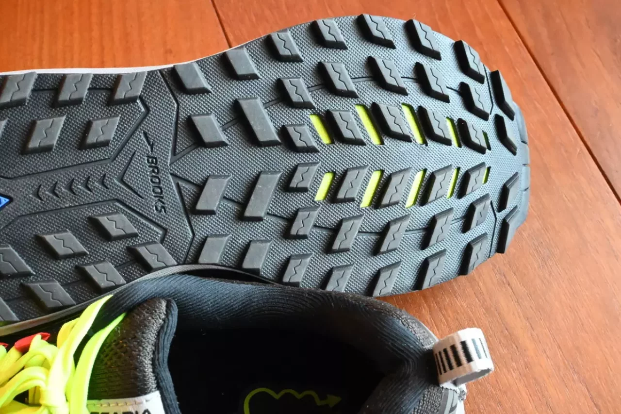 ブルックス カスケディア15 アウトソール