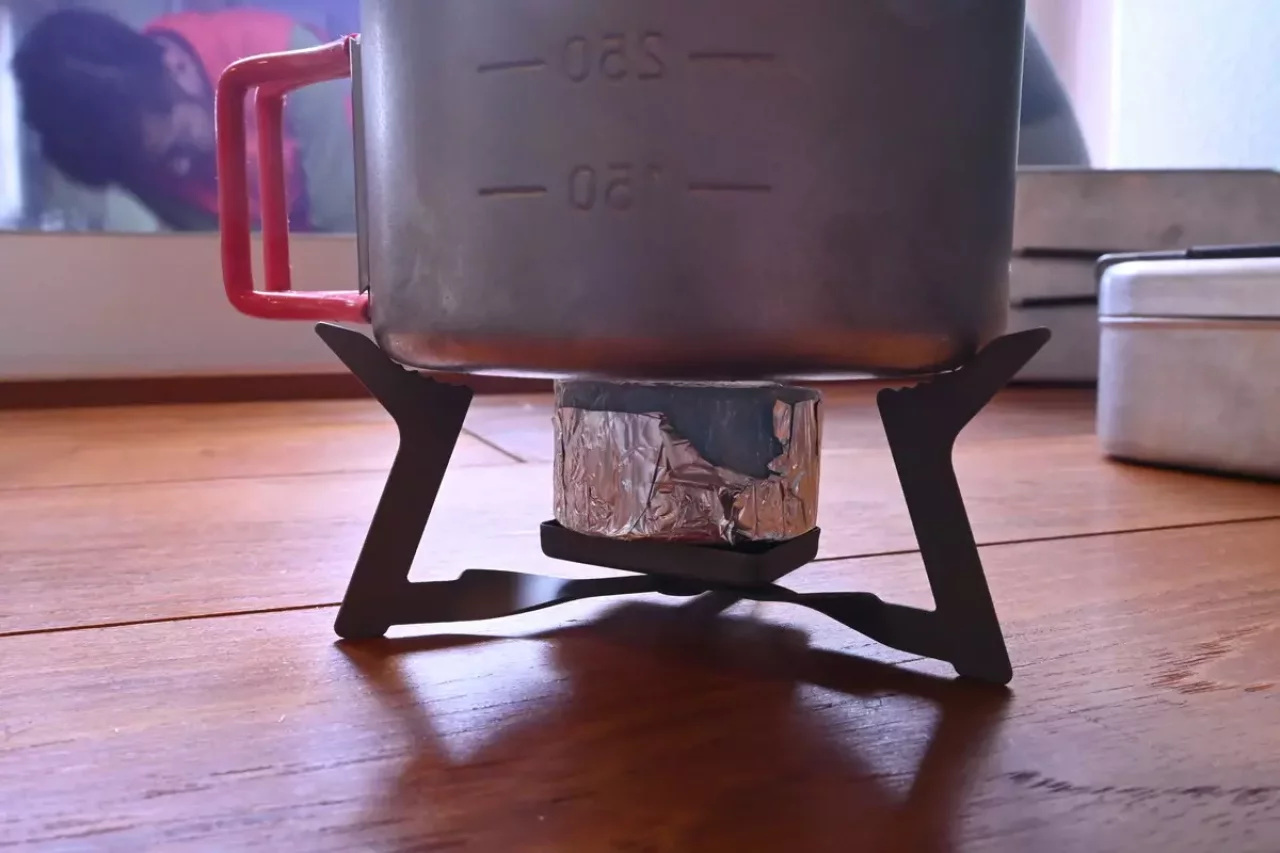 登山 固形燃料 五徳と固形燃料の距離