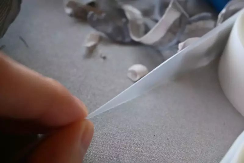 シームテープの幅、厚み、素材を確認