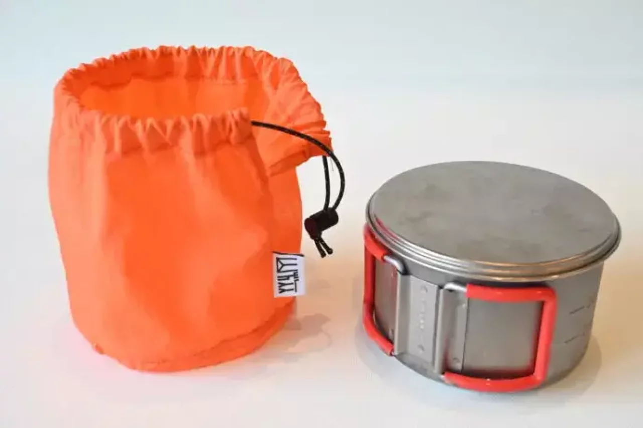 重量50g・容量400mlのチタンカップ400