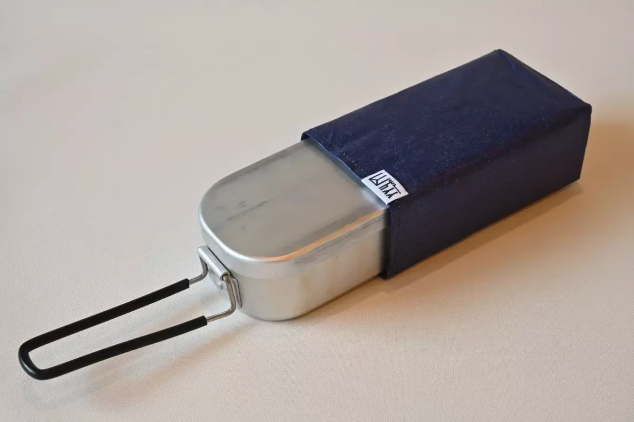 メスティン保温ケースにスライドして挿入