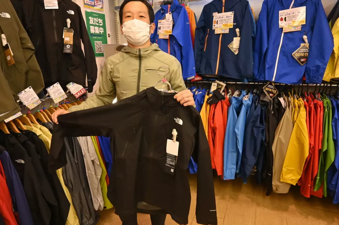 ゴアテックス以外のレインウェア ザ・ノース・フェイスのフューチャーライト