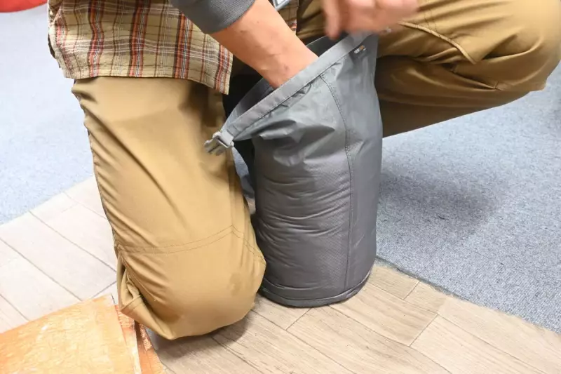 沢用シュラフ 化繊シュラフの畳み方