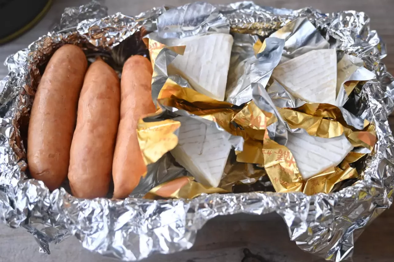 メスティンの網の上に食材を陳列