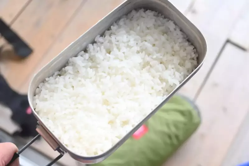 メスティン 炊飯 大人のソロキャンプ米