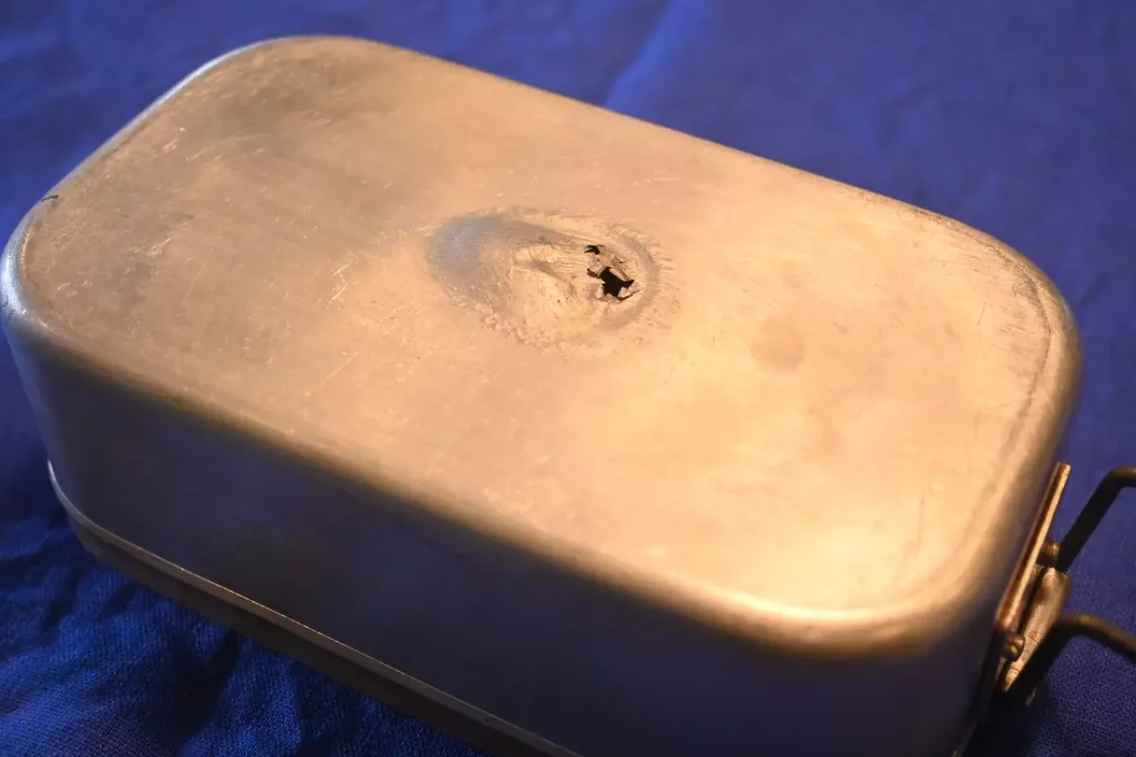 メスティンの底に穴を空けてしまった