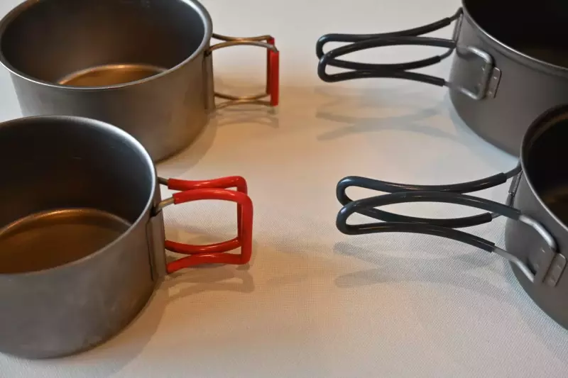 深型クッカーと浅型クッカーの取っ手