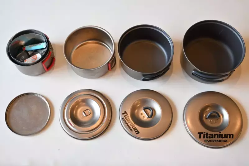 右から400FD、Ti570cup、チタンウルトラライトクッカーS(1と2のセット商品)