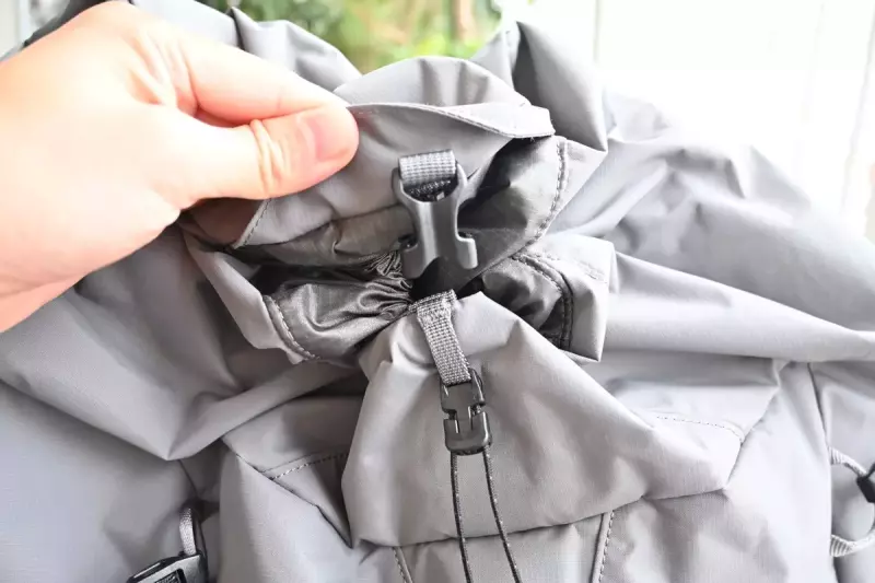 パタゴニア バックパック アルトヴィア・パック コードロック機構