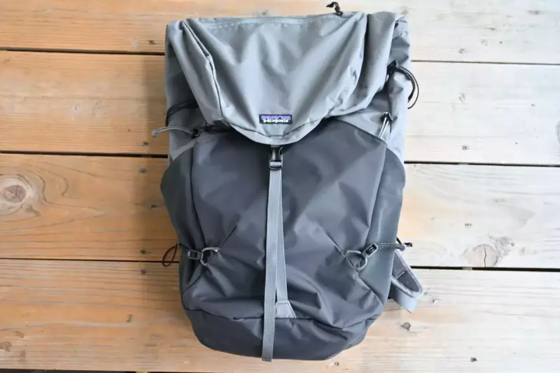 パタゴニア バックパック アルトヴィア・パック 縦のコンプレッション