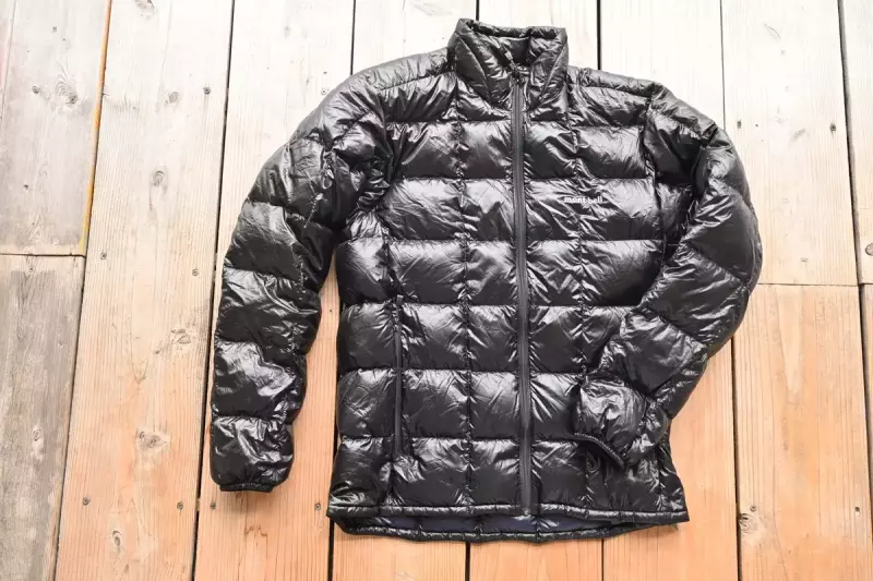 【レビュー】圧倒的なコストパフォーマンスと軽量で暖かなダウンジャケット『モンベル スペリオダウンジャケット』|ダウンジャケット・パンツ|登山ウェア|山のモノ|登山・トレラン・山スキーマガジン「山旅旅」