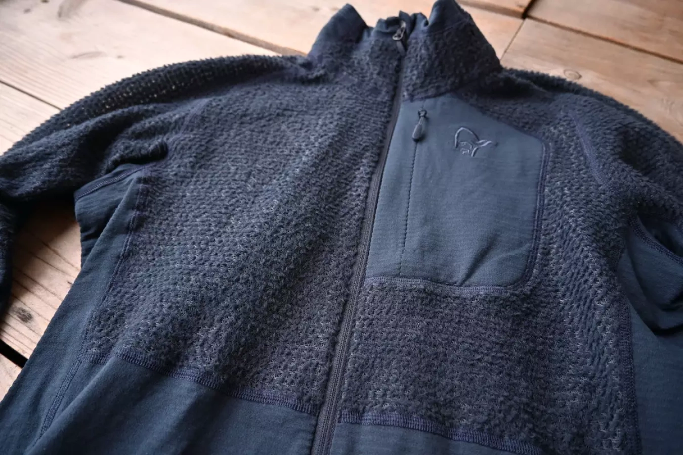 最軽量アクティブインサレーション-軽快に動けるミドルレイヤー『ノローナリンゲンアルファ90ジャケット』