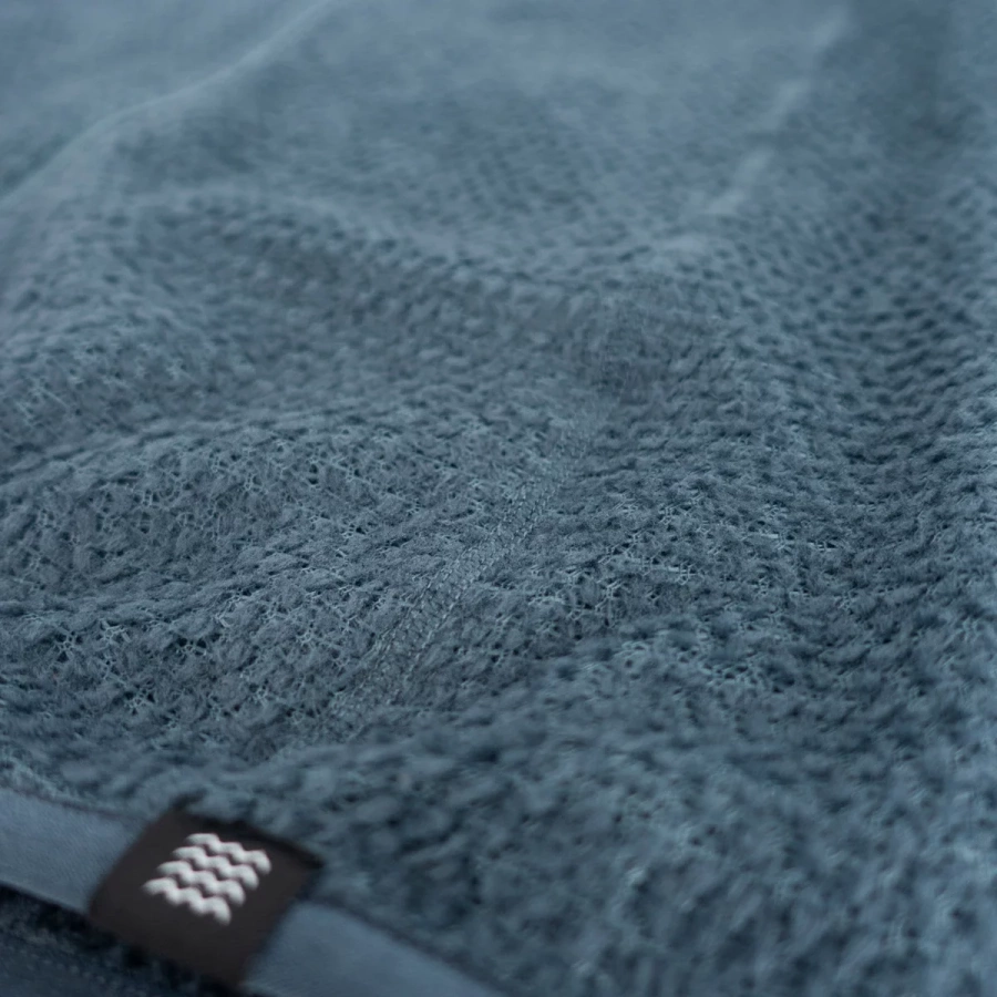 アクティブインサレーション vs フリース・ダウン|何が違う?登山に最適な中間着を解説