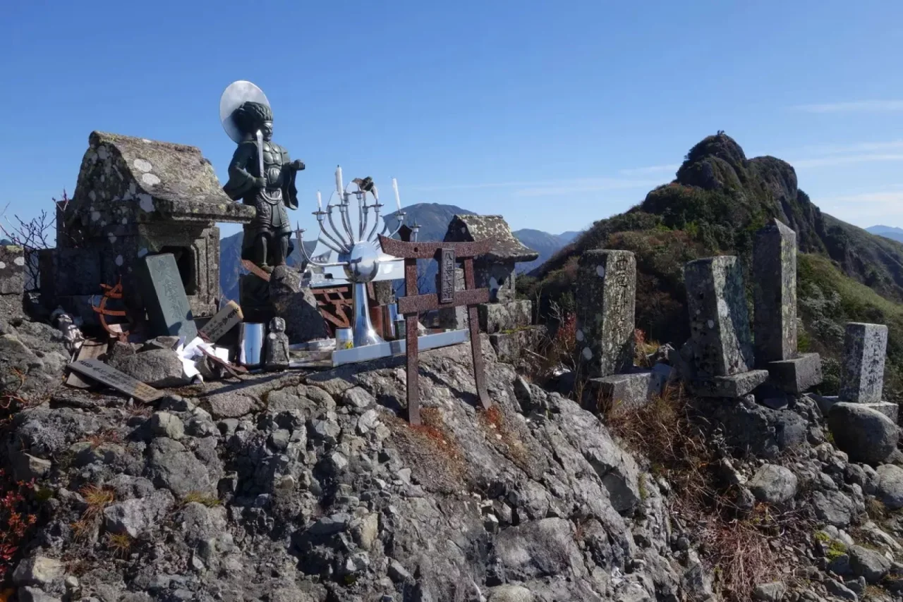 八ツ峰の不動岳付近の岩場(2020年11月2日)
