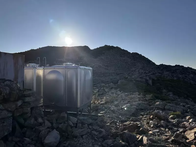 山小屋のタンク