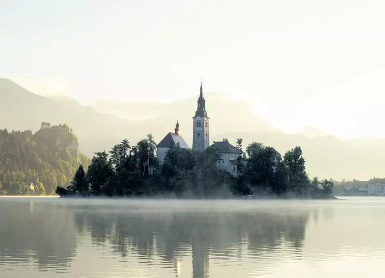 「MORNING LIGHT」吉村和敏(よしむらかずとし)