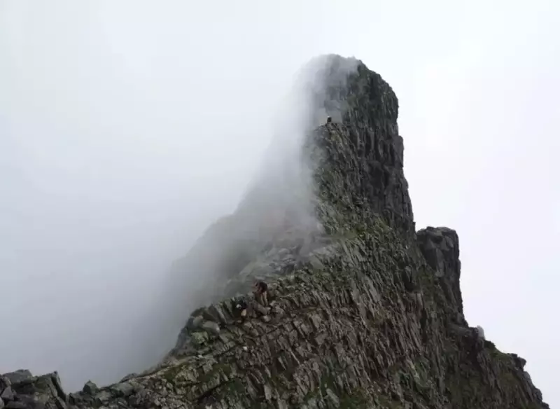 奥穂高岳からジャンダルムをピストン